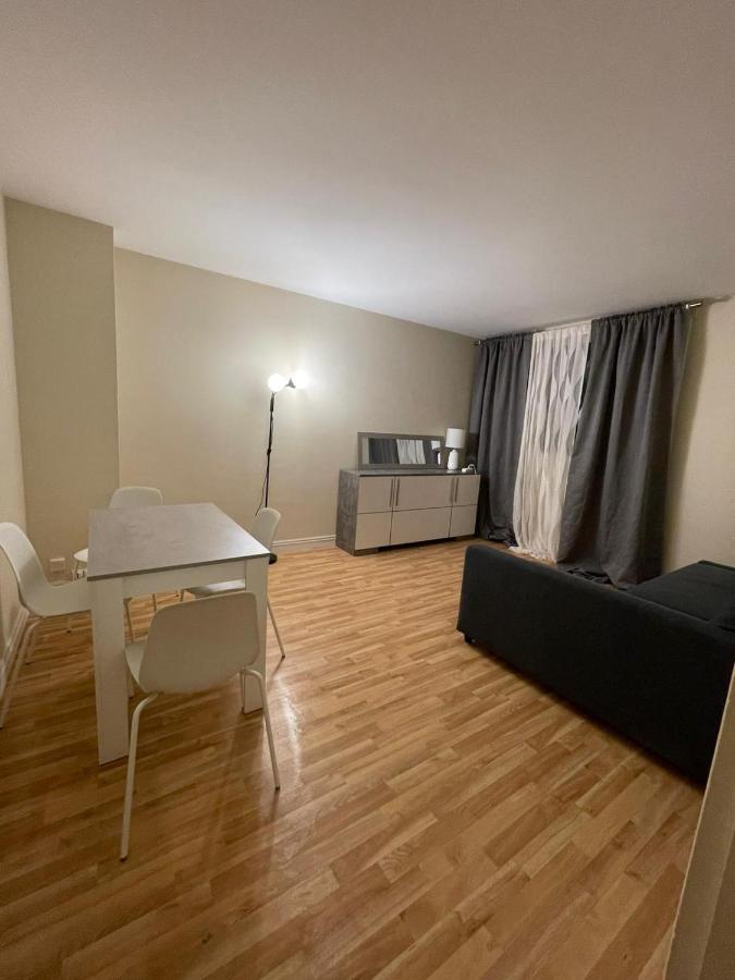 Studio Aux Portes De Paris Шату Екстериор снимка