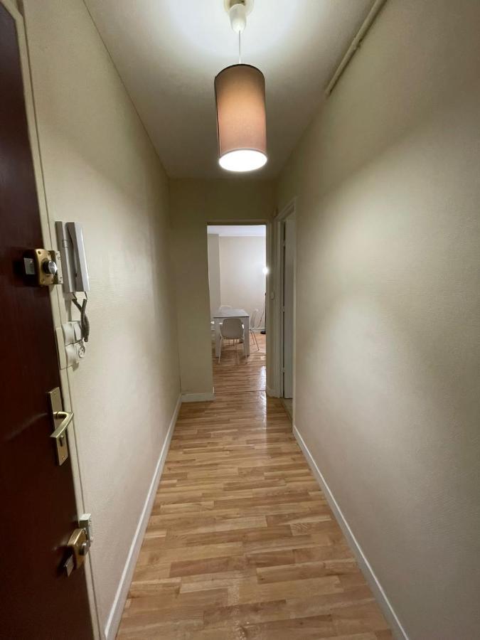 Studio Aux Portes De Paris Шату Екстериор снимка