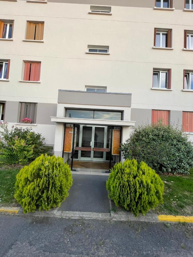 Studio Aux Portes De Paris Шату Екстериор снимка